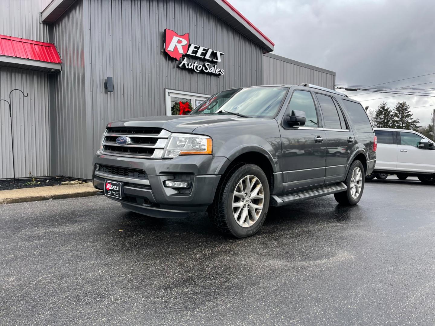 2015 Gray /Black Ford Expedition Limited 4WD (1FMJU2AT6FE) with an 3.5L V6 DOHC 24V TWIN TURBO engine, 6-Speed Automatic transmission, located at 547 E. Main St., Orwell, OH, 44076, (440) 437-5893, 41.535435, -80.847855 - Photo#0